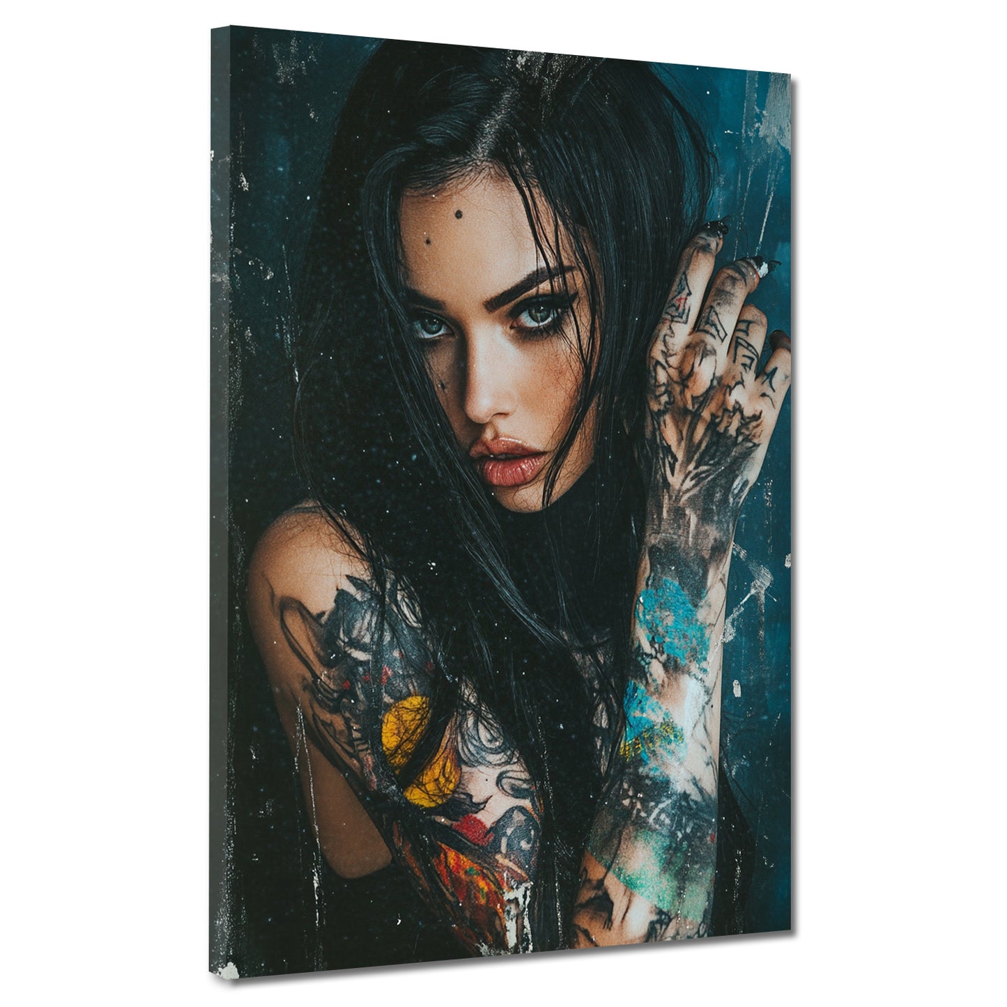 Quadro donna tatuata sguardo intenso moderno misterioso