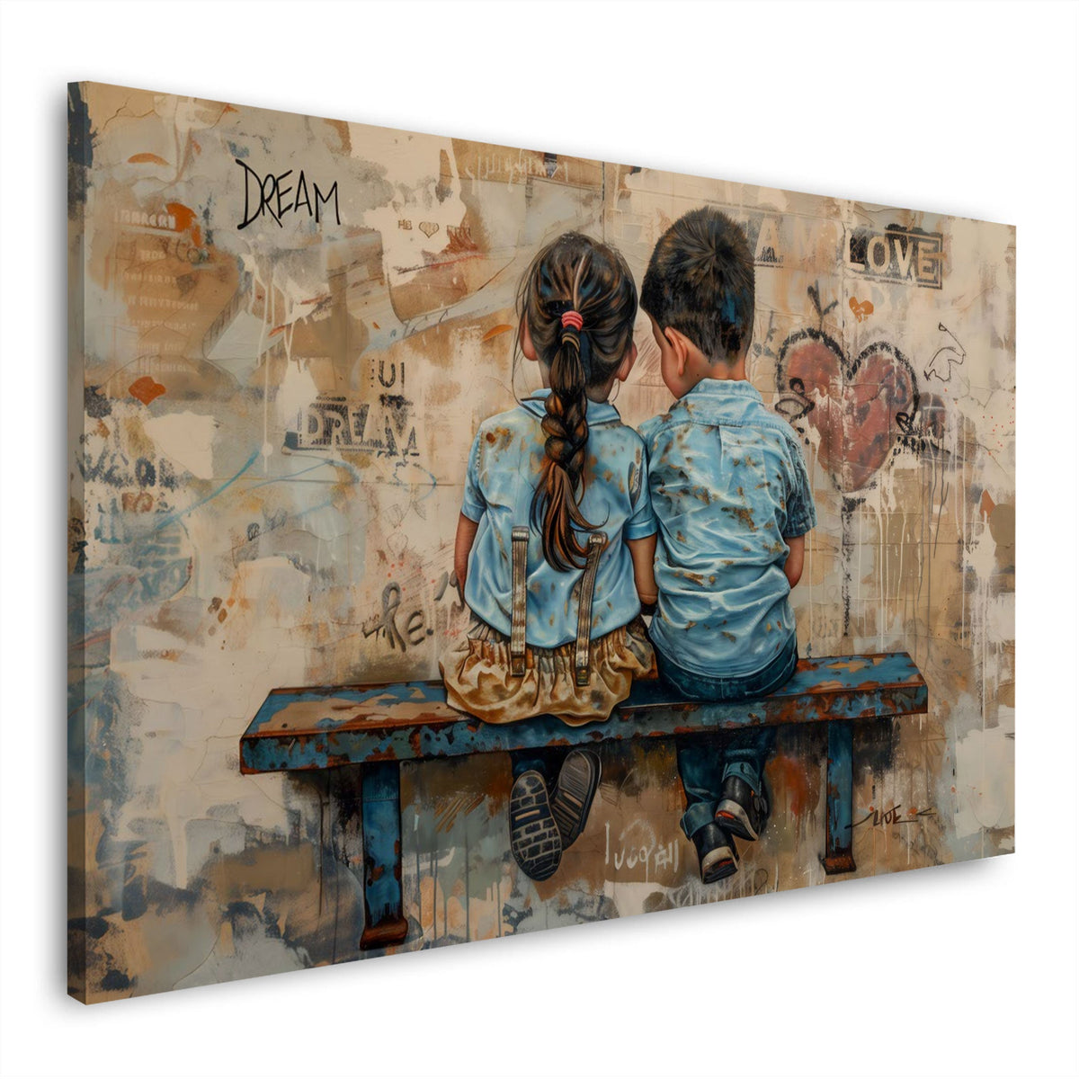 Amicizia tra bambini su panchina con muro vintage e cuore quadro