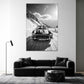 Auto d'epoca decappottabile sulle Alpi innevate bianco nero quadro