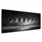 Fasi lunari panorama con nebbia e riflesso sull'acqua quadro