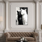 Gatti bianco e nero in dolce abbraccio armonioso quadro