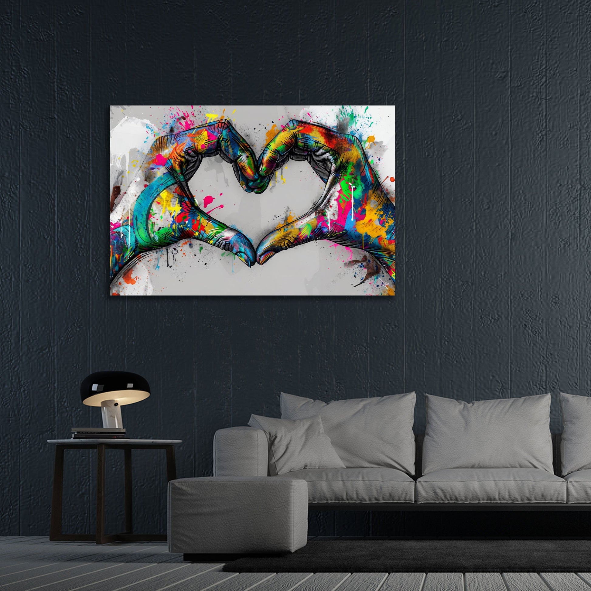 Mani graffiti creano un cuore ricco di colori quadro
